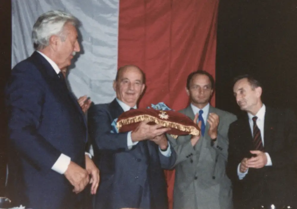 1990 — Villard-de-Lans, Commandeur de l’ordre du Mérite de la République polonaise