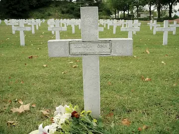 Quatre des corps des victimes du Vercors enterrés dans le tombeau des Polonais au cimetière de Villard-de-Lans ont été transféré au carré polonais de la Nécropole national de La Doua, à Villeurbanne