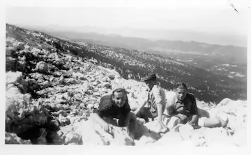Tadeusz Solyga - 005 • Villard-de-Lans - Près du sommet de la Grande Moucherolle. De gauche à droite : ?, Leon Pawlowski, Tadeusz Solyga.